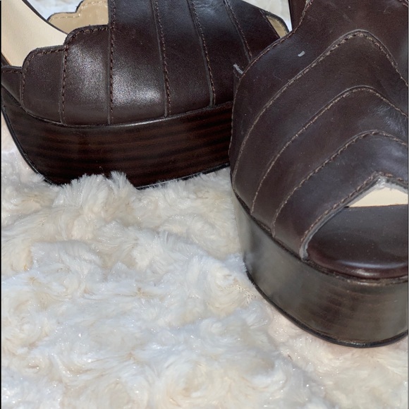 Bebe tailored Peekaboo toe around Ankle starlet. - Picture 3 of 8